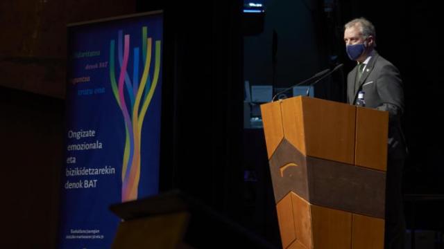 Iñigo Urkullu, durante la inauguración del Congreso que se celebra sobre convivencia y bienestar emocional en el Euskalduna.