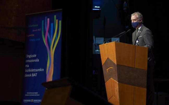Iñigo Urkullu, durante la inauguración del Congreso que se celebra sobre convivencia y bienestar emocional en el Euskalduna.