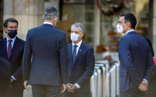El lehendakari, Iñigo Urkullu, tras su llegada a Salamanca para participar en la Conferencia de Presidentes El lehendakari, Iñigo Urkullu, tras su llegada a Salamanca para participar en la Conferencia de Presidentes