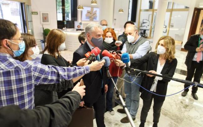 El lehendakari, Iñigo Urkullu, cree que la decisión de la UEFA de que Bilbao no albergue la sede de la Eurocopa es "la crónica de una decisión anunciada" que puede tener "cariz político"