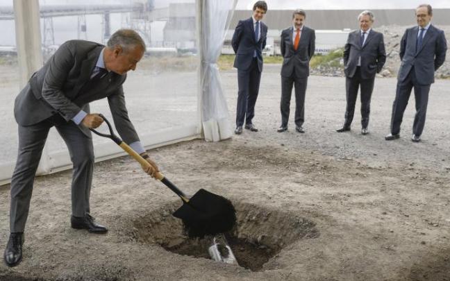 El Lehendakari, en el acto de colocación de la primera piedra del Hub. El Lehendakari, en el acto de colocación de la primera piedra del Hub.