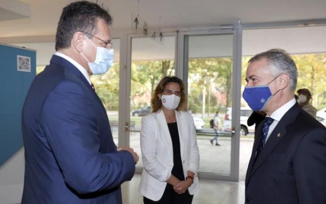 El lehendakari, Iñigo Urkullu, con el vicepresidente de la Comisión Europea