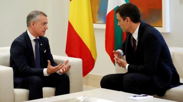 El lehendakari, Iñigo Urkullu, con el presidente español, Pedro Sánchez El lehendakari, Iñigo Urkullu, con el presidente español, Pedro Sánchez