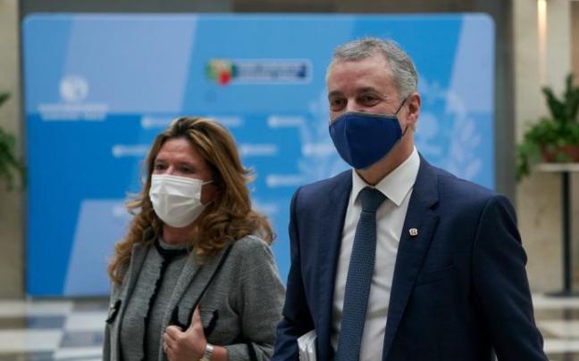 La consejera de Salud, Gotzone Sagardui, con el lehendakari, Iñigo Urkullu La consejera de Salud, Gotzone Sagardui, con el lehendakari, Iñigo Urkullu