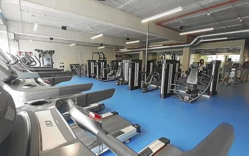 Sala de cardio y musculación.