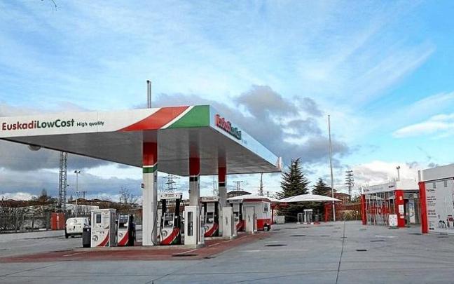 La gasolinera de la empresa Euskadi Low Cost en Gasteiz. Foto: euskadilowcost.com