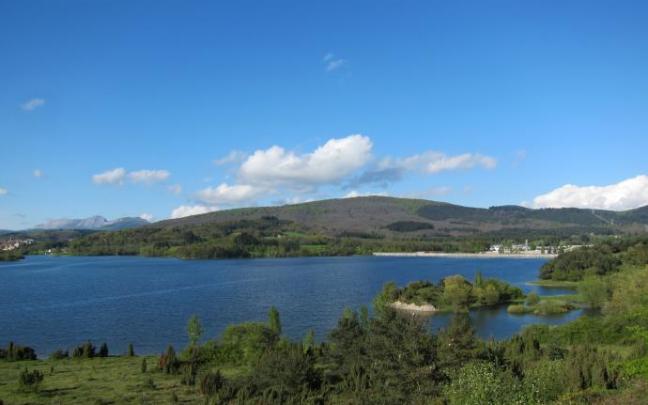 Imagen del embalse alavés de Urrunaga
