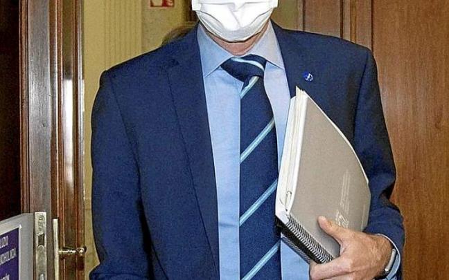 Gorka Urtaran, en los pasillos del Ayuntamiento. Foto: Josu Chavarri