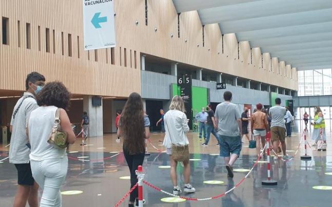 El 68% de los jóvenes de 16 a 19 años tiene ya la primera dosis en Euskadi El 68% de los jóvenes de 16 a 19 años tiene ya la primera dosis en Euskadi