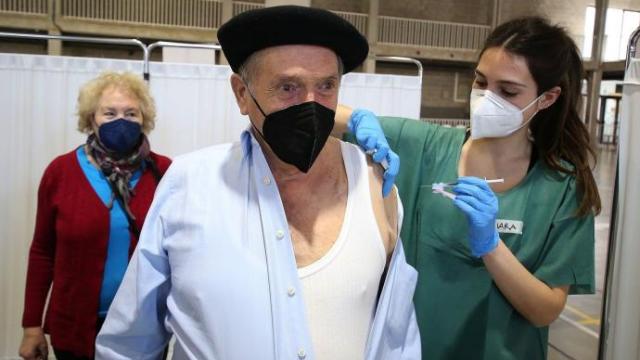 En Euskadi 124.400 personas han recibido la tercera dosis