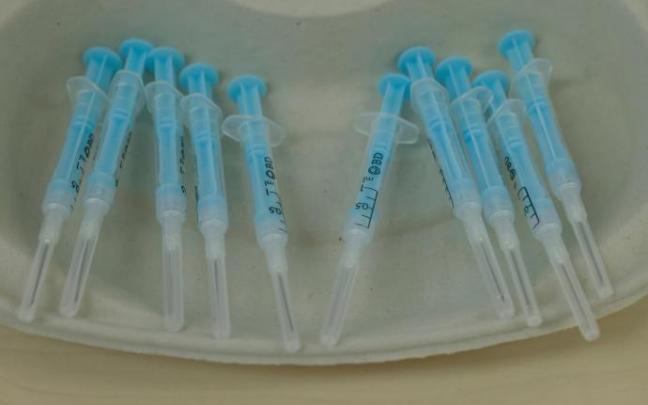 Varias dosis de la vacuna contra la covid