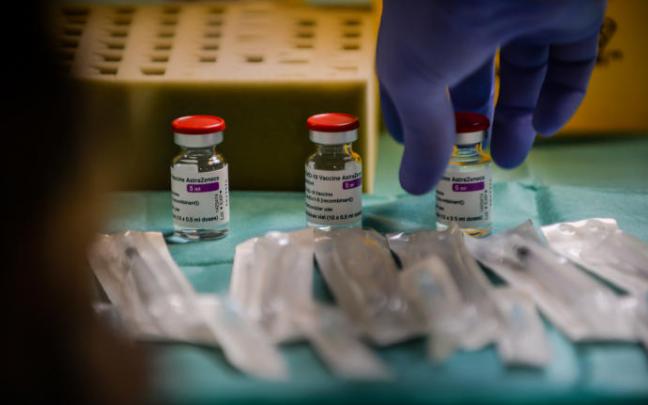 Viales de la vacuna de AstraZeneca