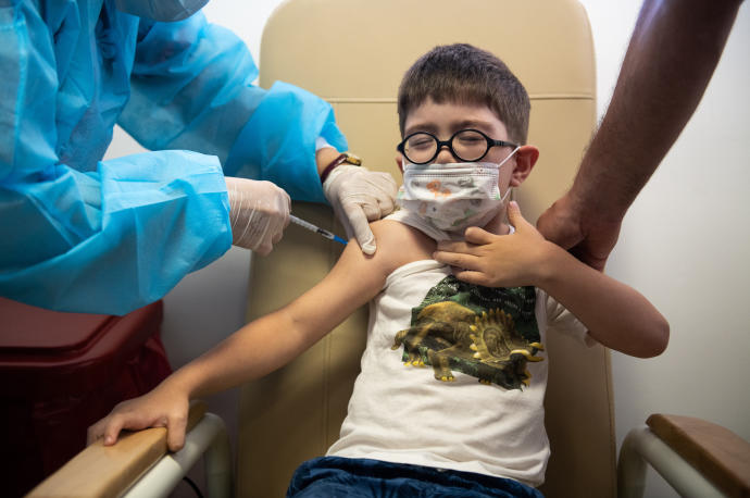 El 56 % de los niños vascos han recibido ya la primera dosis de la vacuna