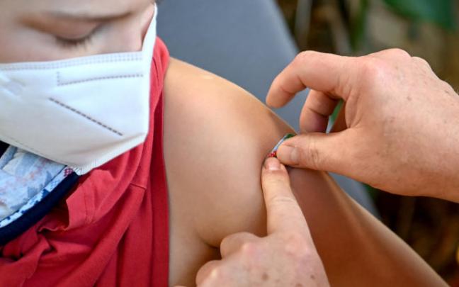 Osakidetza ha administrado 134.750 dosis de vacunas pediátricas, el 74,9% de las recibidas