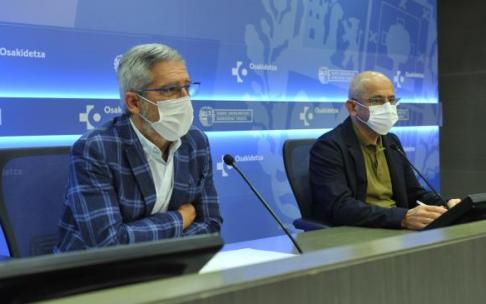 El viceconsejero José Luis Quintas, junto al subdirector Koldo Cambra.