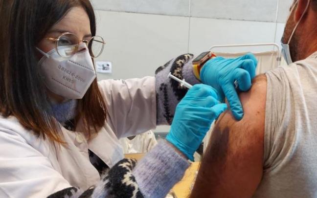 La presidenta de la Comisión Europea espera poder intensificar la vacunación para controlar la pandemia La presidenta de la Comisión Europea espera poder intensificar la vacunación para controlar la pandemia