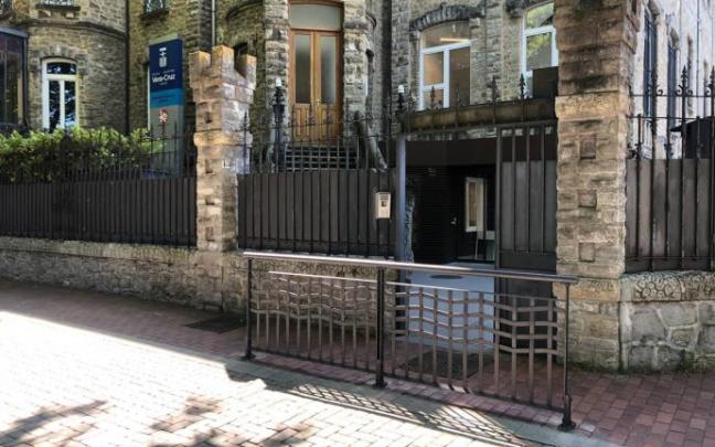 Valla en el colegio Vera-Cruz.