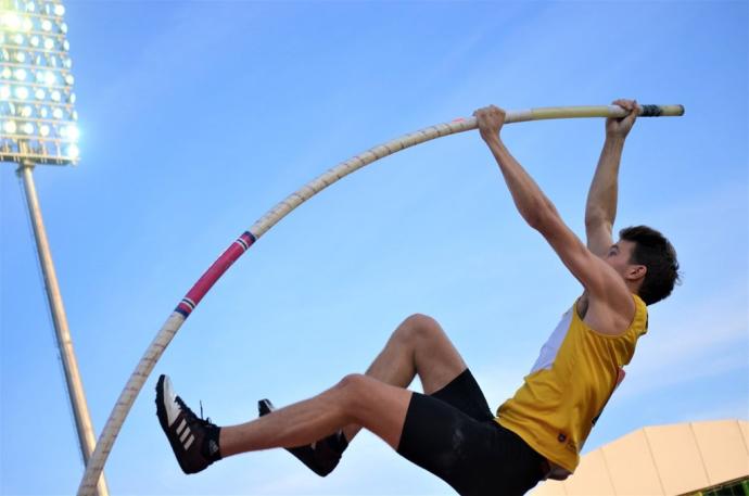 Adrián Vallés realiza un salto en el Campeonato de España disputado el año pasado en Madrid y en el que logró la plata.