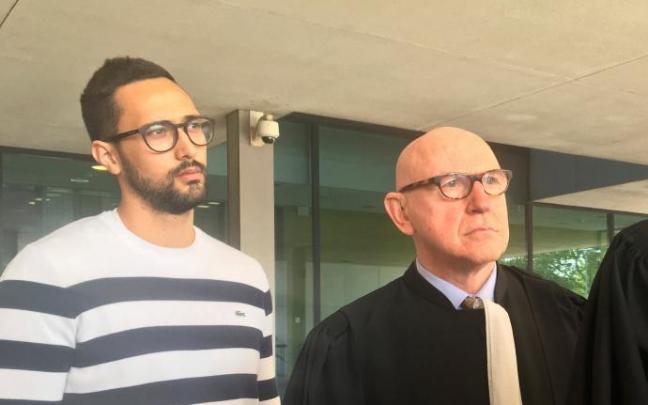 Valtònyc junto a su abogado en una de las vistas judiciales en Bélgica Valtònyc junto a su abogado en una de las vistas judiciales en Bélgica