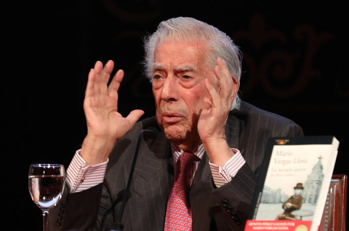 Mario Vargas Llosa durante la presentación de su último libro.