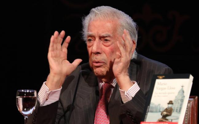 Mario Vargas Llosa durante la presentación de su último libro.
