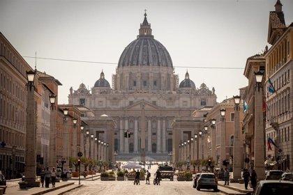 El Vaticano castigará sin sueldo a empleados que no presenten pase sanitario de covid-19