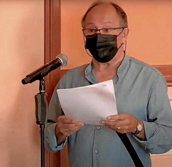 Manuel García, durante su intervención en el Pleno de Irun. Foto: N.G.