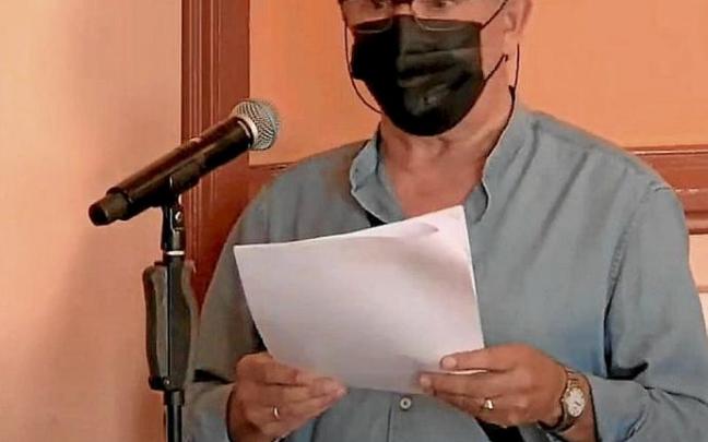 Manuel García, durante su intervención en el Pleno de Irun. Foto: N.G.