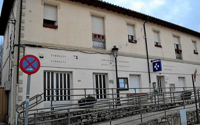 Edificio de la junta y consultorio de Zambrana. Foto: P. J. P.