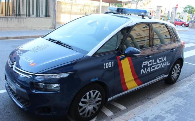 Vehículo de la Policía Nacional. Vehículo de la Policía Nacional.
