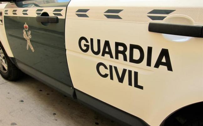 Vehículo de la Guardia Civil. Vehículo de la Guardia Civil.