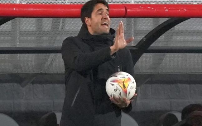 Iñigo Vélez de Mendizabal, en el partido de ayer lunes.