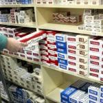 Venta de tabaco en un estanco.