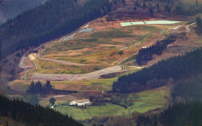 Dos años después la naturaleza ha ido recuperando su espacio.