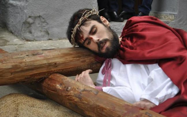 Representación de un vía crucis.