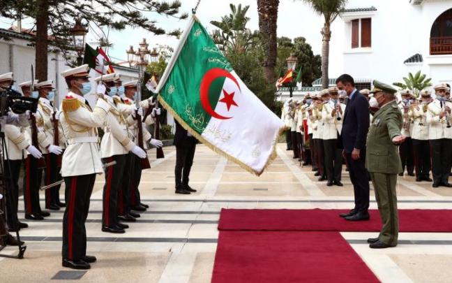 Imagen de un viaje de Pedro Sánchez a Argelia.