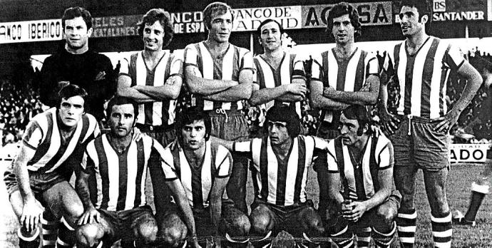 30 de agosto de 1974. Mendizorroza. Primer partido de las semifinales del Trofeo Vasco-Navarro (Bodas de Oro). De pie (izda. a dcha.): Bidaurrazaga, Español, Montejo, Tella, Arana III, Ciaurriz. Agachados (izda. a dcha.): Cruz, Aranbarri, 'Uriona', Gómez