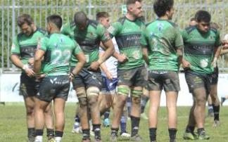Los jugadores del Gernika RT lamentan la derrota.
