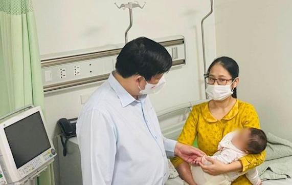 Una veintena de bebés reciben por error la vacuna del coronavirus en Vietnam sin efectos secundarios