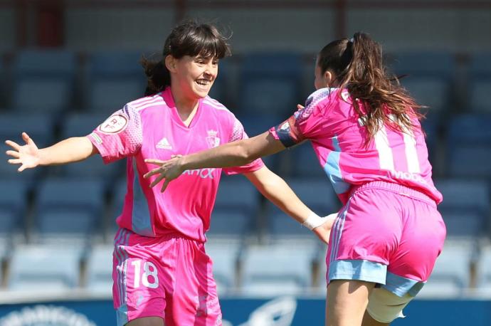 Maitane Vilariño y Lorena Herrena celebran uno de los dos goles.