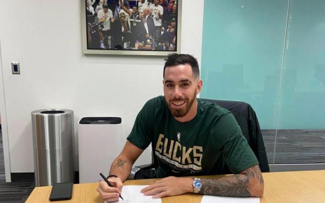 Luca Vildoza firma su contrato hasta 2023 con los Milwaukee Bucks