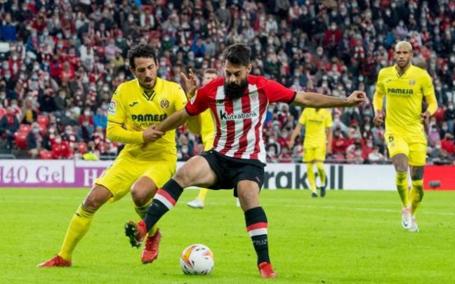 Asier Villalibre durante el partido de ayer. Asier Villalibre durante el partido de ayer.