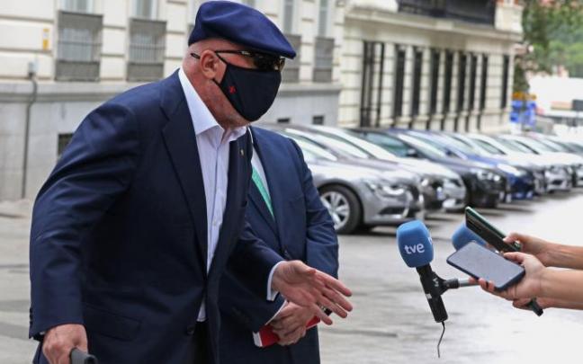 El comisario Villarejo ante la Audiencia nacional tras prestar declaración en el caso Tandem El comisario Villarejo ante la Audiencia nacional tras prestar declaración en el caso Tandem
