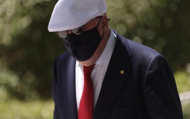 Villarejo asegura que intercambió varios mensajes SMS con Rajoy. Villarejo asegura que intercambió varios mensajes SMS con Rajoy.