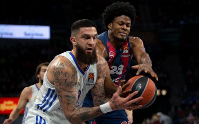 Poirier regresa a Gasteiz de blanco