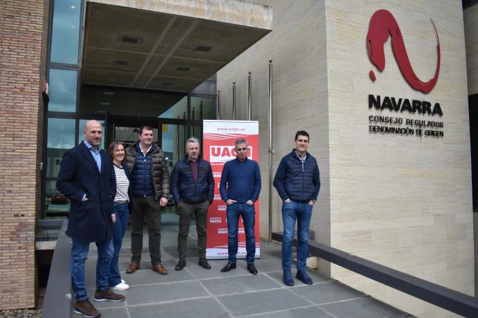 Miguel Ángel Vicente, Susana Ochoa, David Palacios, Félix Bariáin, Javier Santafé y Raúl Ripa, representantes de los agentes que trabajan en 'Smart Wine'.