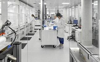 Tras dos años de pandemia y seis olas del covid-19 la crisis sanitaria ha visibilizado y acrecentado las debilidades de la sociedad actual. Foto: Javier Larrea