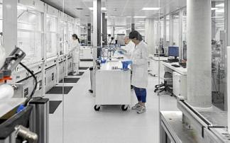 Tras dos años de pandemia y seis olas de la covid-19 la crisis sanitaria ha visibilizado y acrecentado las debilidades de la sociedad actual. Foto: Javier Larrea