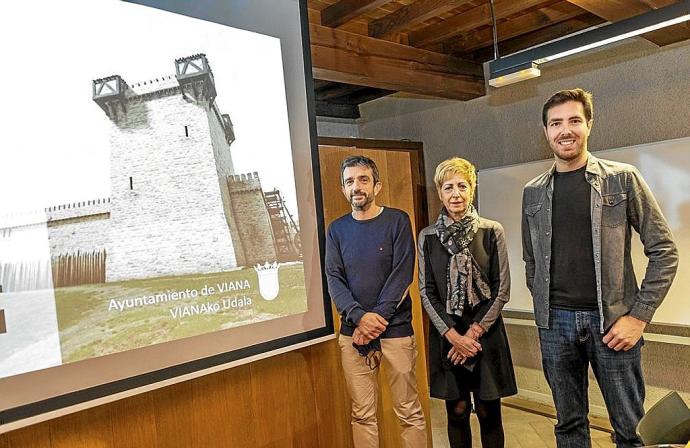 Iñaki Sagredo (izq.), Yolanda González y Adrián Cerezo, ayer en la presentación.