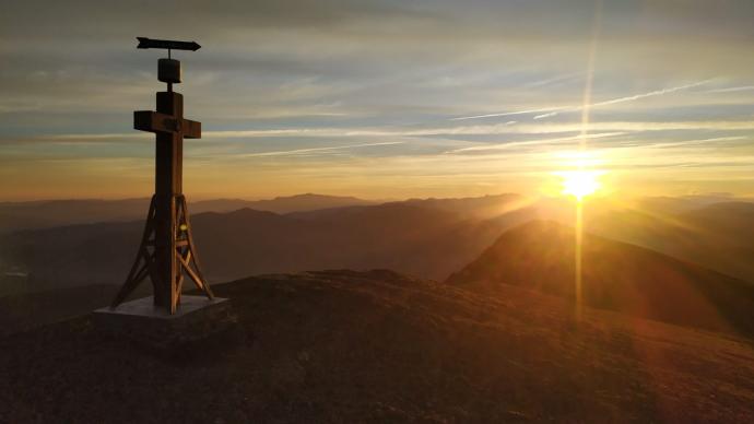 ¿Por qué hay cruces en lo alto de los montes?